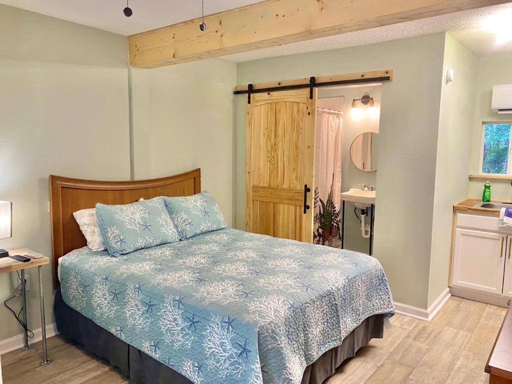 The Panacea Motel Extérieur photo
